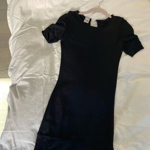 Black short sleeve dress Lil Pour L’autre